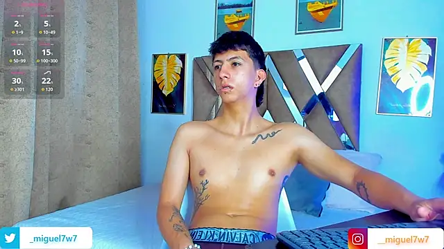 DaniiFoxx online show from December 2025 12:22:01 PM