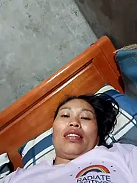 Snapshot of Maikha08 chatting on April 2026 01:57:02 PM Maikha08 online show from April 2026 01:57:02 PM