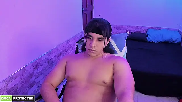 Snapshot of latinboyfit chatting on May 2026 05:40:02 PM latinboyfit online show from May 2026 05:40:02 PM