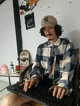 Snapshot of sk8-boy chatting on January 2026 02:32:02 PM sk8-boy online show from January 2026 02:32:02 PM