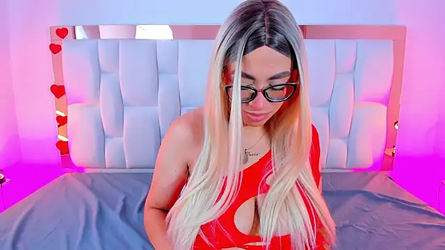 CamilleJuicy  online show from March 2026 12:43:01 PM