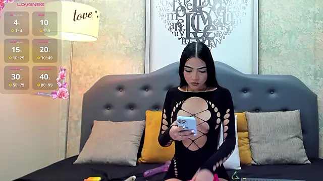 Iam charlotte69 online show from February 2026 03:05:02 AM