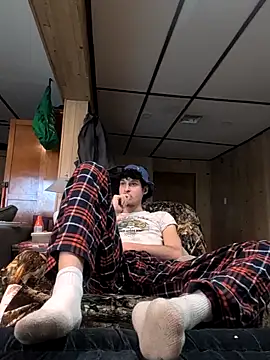 B8RHUNG online show from December 2025 07:53:01 PM