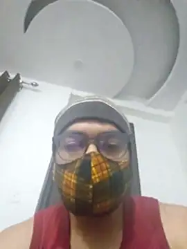 Snapshot of NunnuLelo chatting on April 2026 08:35:02 PM NunnuLelo online show from April 2026 08:35:02 PM