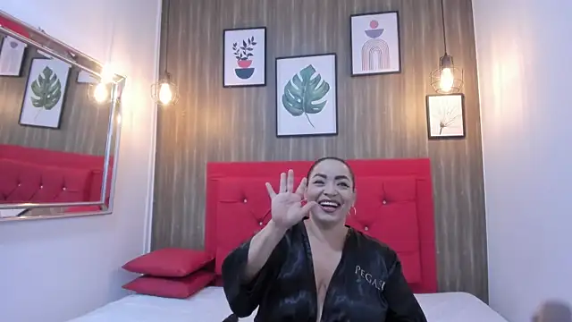 meggancurvy online show from March 2026 07:18:02 PM