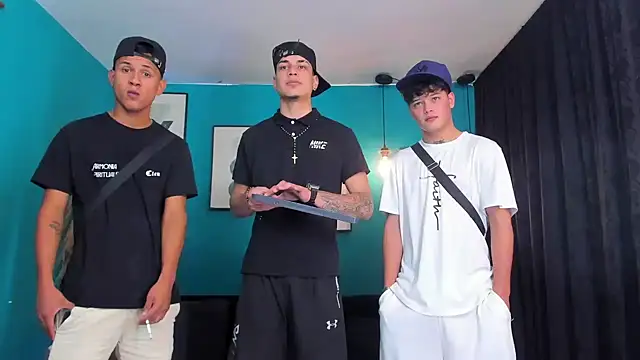 Snapshot of Oficial_KingOfHeavens chatting on January 2026 08:44:01 PM Oficial KingOfHeavens online show from January 2026 08:44:01 PM