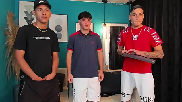 Snapshot of Oficial_KingOfHeavens chatting on January 2026 08:34:02 PM Oficial KingOfHeavens online show from January 2026 08:34:02 PM