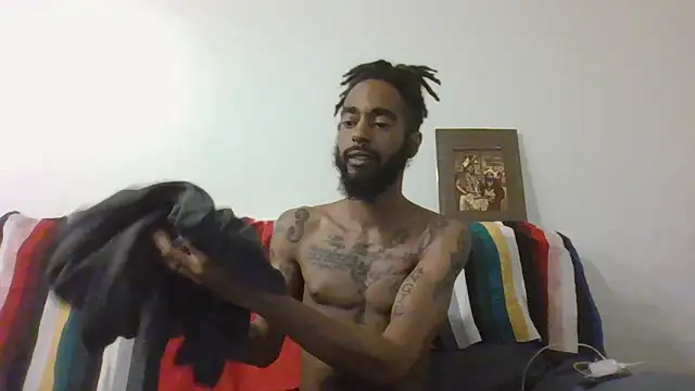 Snapshot of AverageAnt_ chatting on February 2026 02:40:02 AM AverageAnt online show from February 2026 02:40:02 AM