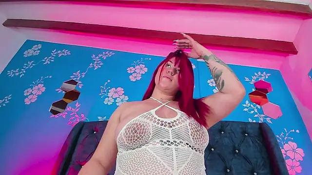 Issa Clark01 online show from April 2026 11:43:02 PM