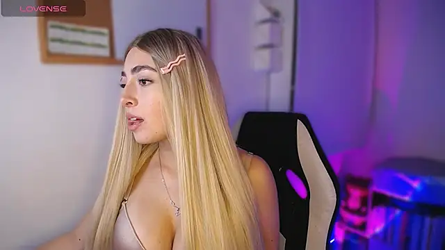 channel blondee online show from May 2026 10:29:01 PM