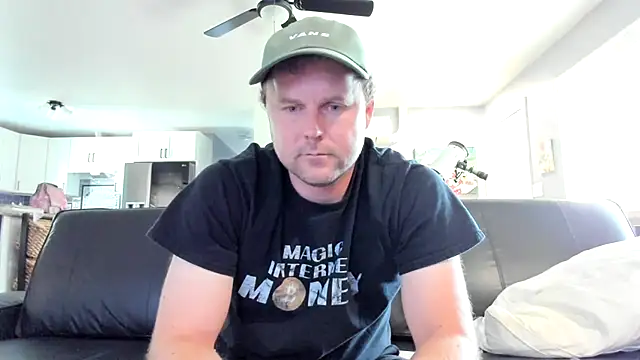 Snapshot of Studmuffin4you chatting on August 2026 12:13:01 AM Studmuffin4you online show from August 2026 12:13:01 AM