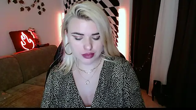 Snapshot of Ariana_Saint chatting on March 2026 08:53:01 PM Ariana Saint online show from March 2026 08:53:01 PM