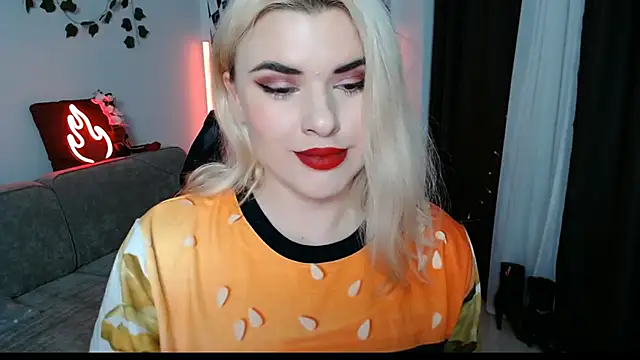 Snapshot of Ariana_Saint chatting on April 2026 05:21:02 PM Ariana Saint online show from April 2026 05:21:02 PM