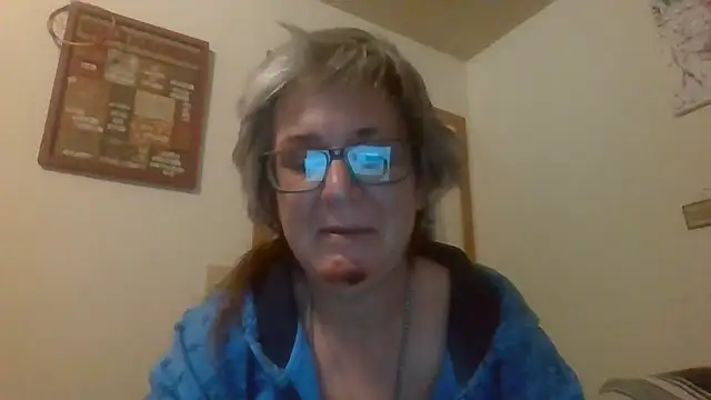Snapshot of becky1111 chatting on May 2026 10:21:01 AM becky1111 online show from May 2026 10:21:01 AM