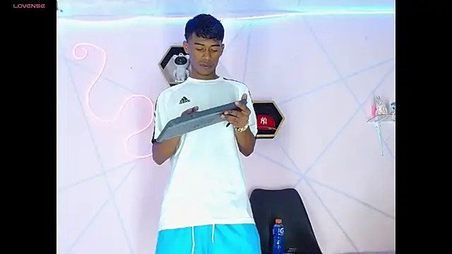 Yoim Williams online show from December 2025 10:17:02 PM