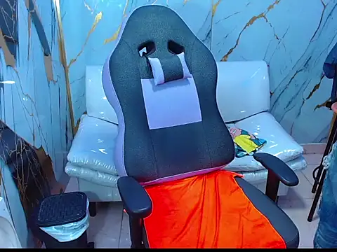 Boy tatto77 online show from February 2026 06:06:02 PM