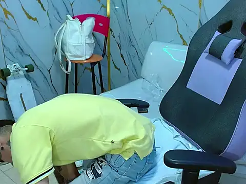 Boy tatto77 online show from April 2026 11:55:02 AM