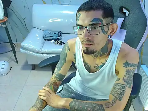 Boy tatto77 online show from April 2026 01:41:02 PM