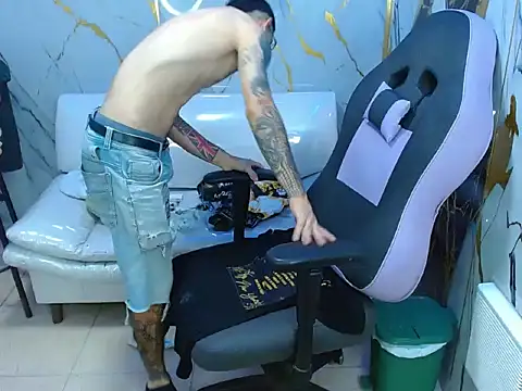 Snapshot of Boy_tatto77 chatting on May 2026 11:37:02 AM Boy tatto77 online show from May 2026 11:37:02 AM