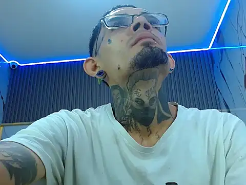 Snapshot of Boy_tatto77 chatting on May 2026 11:39:02 AM Boy tatto77 online show from May 2026 11:39:02 AM