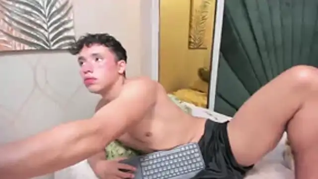 wildboy22  online show from January 2026 02:13:01 AM