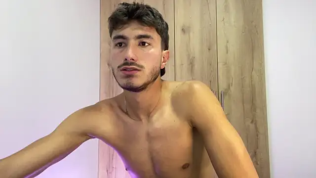 Snapshot of LIAM_COLT chatting on December 2025 12:30:01 AM LIAM COLT online show from December 2025 12:30:01 AM