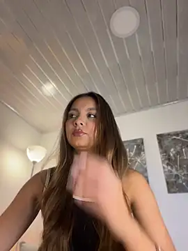 Snapshot of Nicollewest1 chatting on July 2026 08:05:01 PM Nicollewest1 online show from July 2026 08:05:01 PM