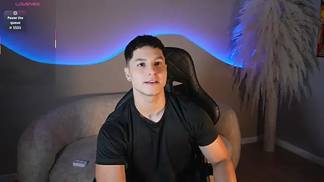 Noah Clarkk online show from July 2026 05:40:01 PM