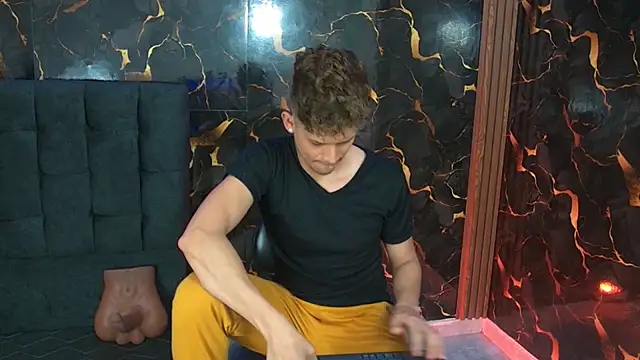 Snapshot of davilap_toyboy chatting on January 2026 11:37:02 AM davilap toyboy online show from January 2026 11:37:02 AM