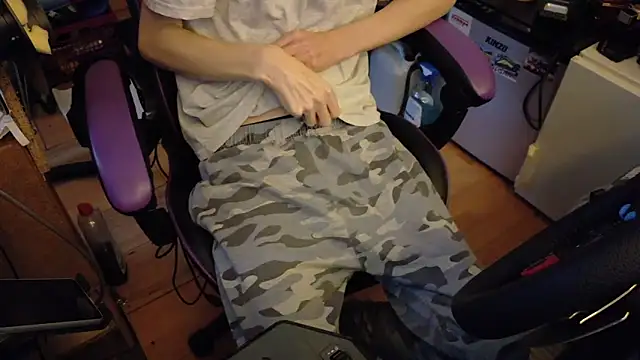 Gay-Versaut online show from May 2026 10:04:02 PM