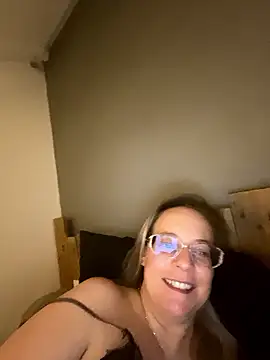 Miss-Chupagirly online show from March 2026 10:40:01 PM