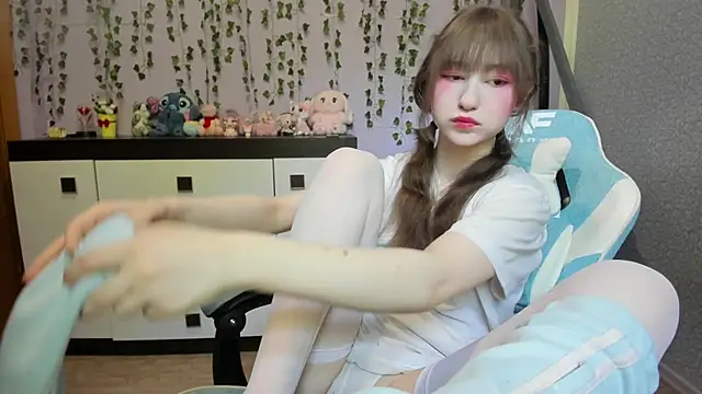 Snapshot of Yoonhee_ki chatting on June 2026 12:50:01 PM Yoonhee ki online show from June 2026 12:50:01 PM