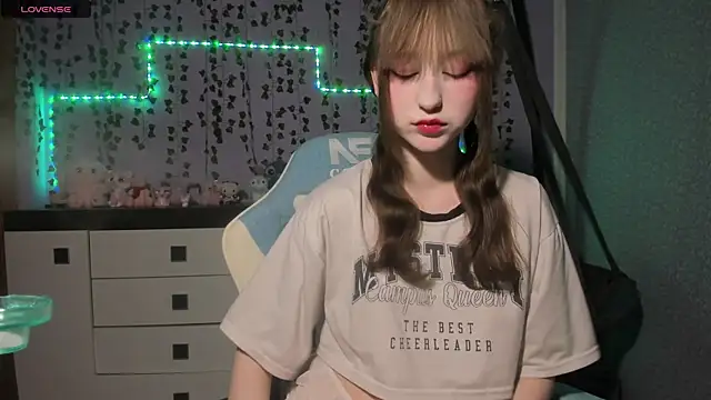 Snapshot of Yoonhee_ki chatting on July 2026 09:32:02 PM Yoonhee ki online show from July 2026 09:32:02 PM