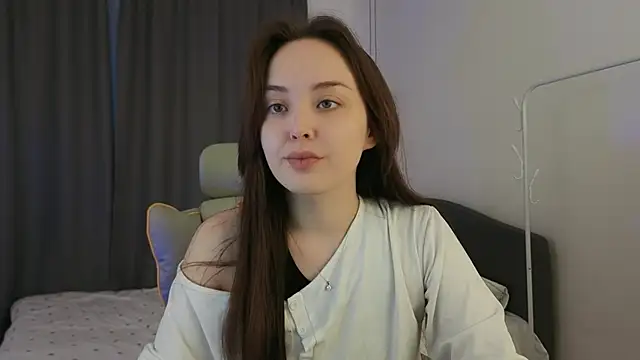 fallin lovee online show from April 2026 01:44:02 PM