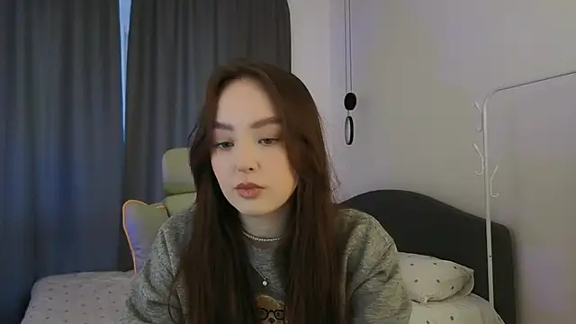 fallin lovee online show from April 2026 01:33:02 PM