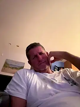 Snapshot of lvnlarge chatting on December 2025 12:39:02 AM lvnlarge online show from December 2025 12:39:02 AM