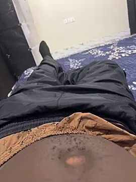 Snapshot of cymSlim chatting on February 2026 01:58:01 PM cymSlim online show from February 2026 01:58:01 PM