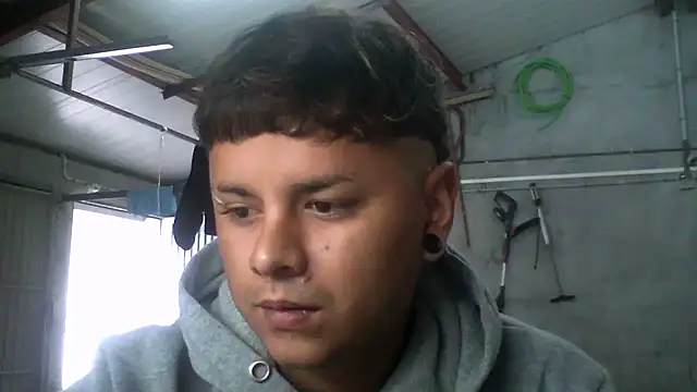 Snapshot of Sickbooy69 chatting on May 2026 09:37:01 AM Sickbooy69 online show from May 2026 09:37:01 AM