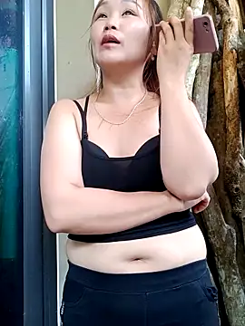 Snapshot of yula-bi chatting on May 2026 12:07:01 AM yula-bi online show from May 2026 12:07:01 AM