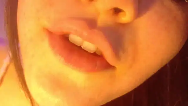 luvvivii online show from February 2026 12:20:02 AM