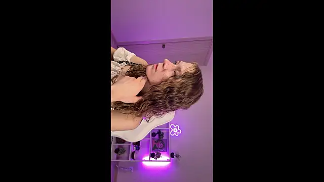 Snapshot of KellySunn chatting on February 2026 09:06:02 AM KellySunn online show from February 2026 09:06:02 AM