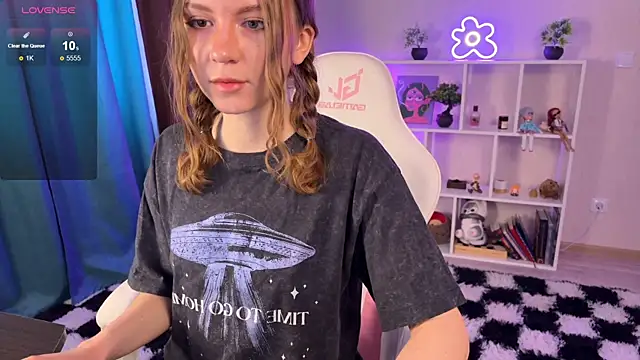 Snapshot of KellySunn chatting on April 2026 08:12:02 AM KellySunn online show from April 2026 08:12:02 AM
