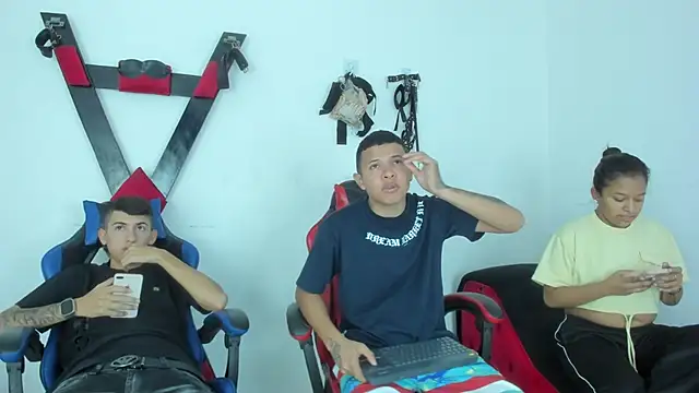 Three Ways to Love online show from January 2026 12:08:02 PM