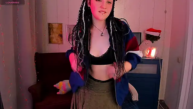 Snapshot of SarahShelby chatting on January 2026 10:51:01 AM SarahShelby online show from January 2026 10:51:01 AM