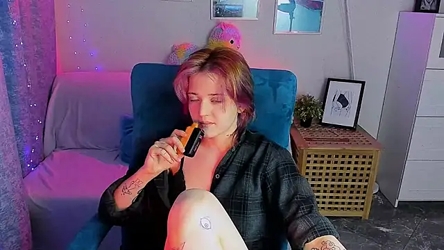 Snapshot of SarahShelby chatting on May 2026 09:09:01 PM SarahShelby online show from May 2026 09:09:01 PM