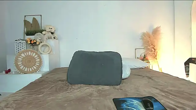 andyyzzz online show from March 2026 04:29:01 AM