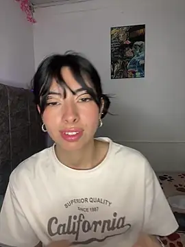 junorise23 online show from February 2026 04:31:01 AM