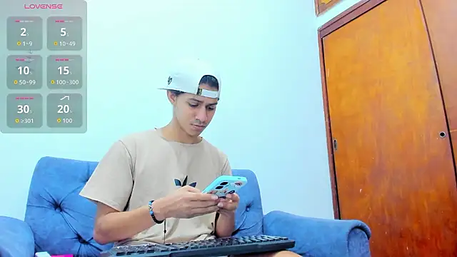 Victor LatinBoy online show from March 2026 03:21:01 AM