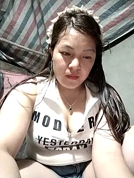 Snapshot of Lucky_cutee chatting on April 2026 11:33:01 AM Lucky cutee online show from April 2026 11:33:01 AM