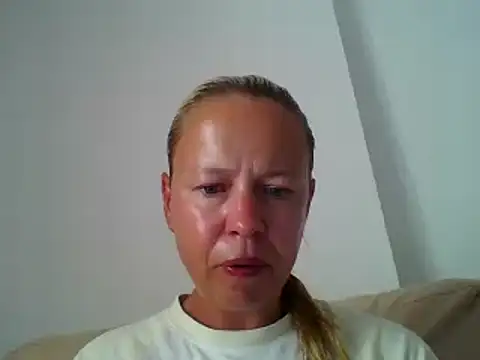 Snapshot of jennyblondeuk chatting on June 2026 02:44:02 PM jennyblondeuk online show from June 2026 02:44:02 PM